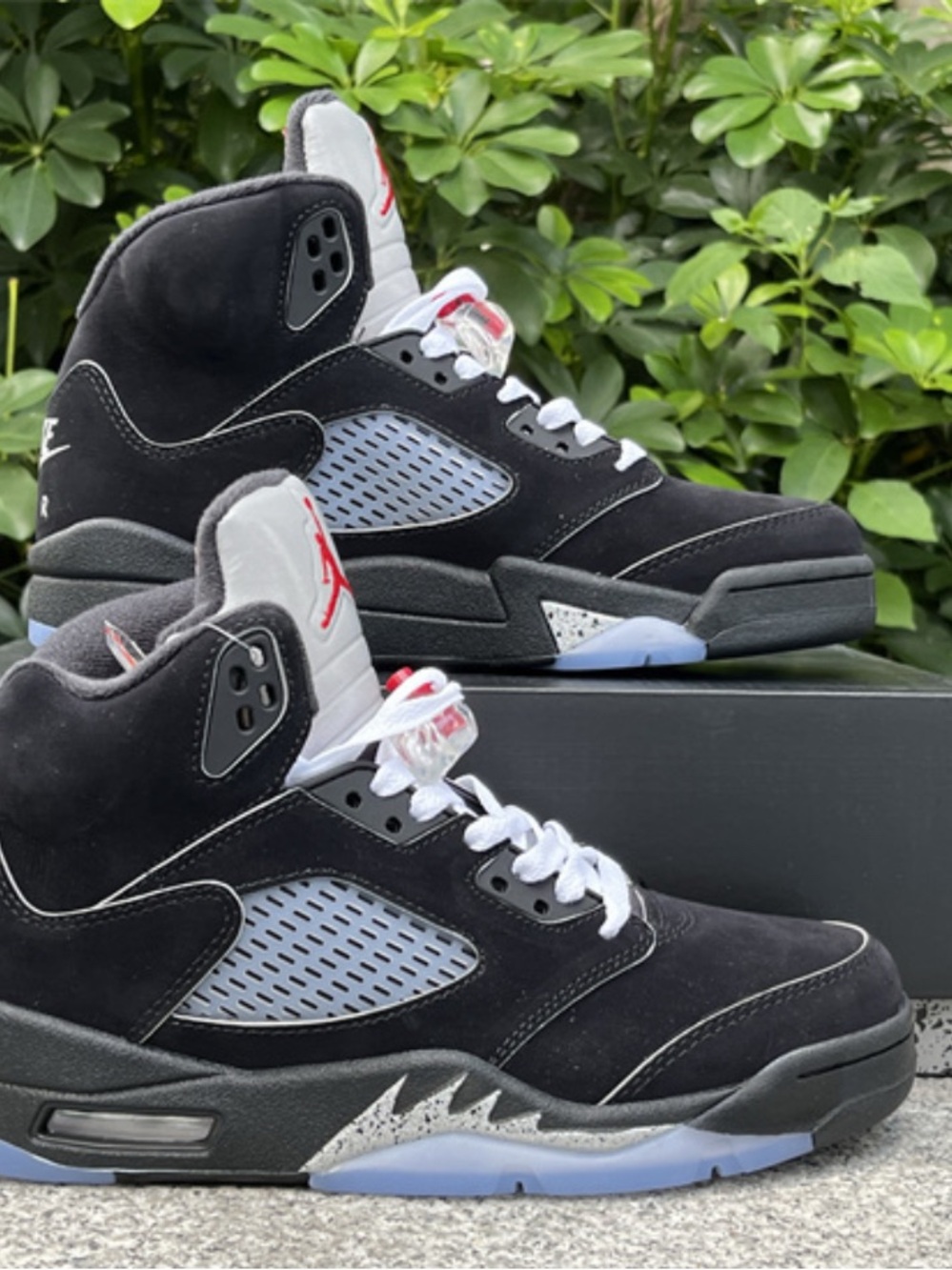 Jordan Black/Gray/Red Retro Basketball Sneakers